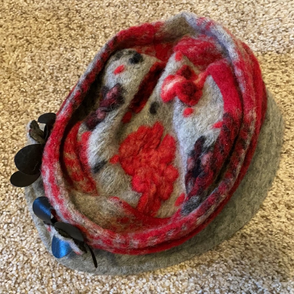 Winter Wool Hat from Italy - Picture 2 of 4